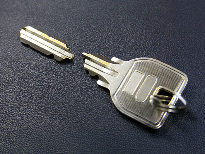 鍵が折れてしまった